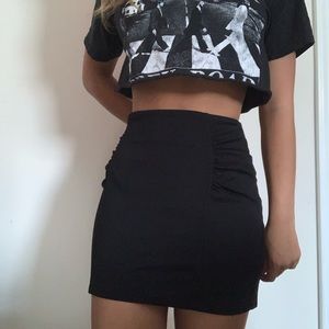 BLACK MINI SKIRT